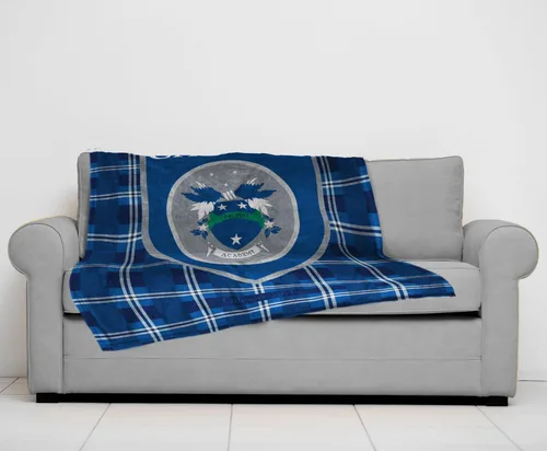Miniatura 6 de Jay Franco Gilmore Girls Chilton Crest Manta de Felpa - Mide 50 x 60 Pulgadas, Ropa de Cama de Forro Polar Super Suave y Ligera