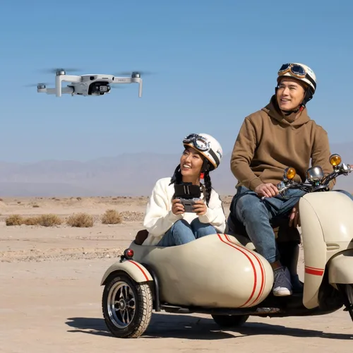 Miniatura 10 de DJI Mini 2 Fly More Combo – Dron plegable ultraligero, cardán de 3 ejes con cámara 4K, fotos de 12 MP, tiempo de vuelo de 31 minutos, transmisión