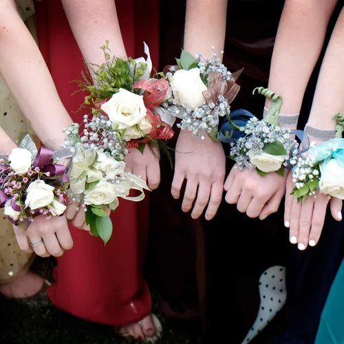 Miniatura 6 de Chinco 24 bandas elásticas para muñeca, pulseras elásticas para muñeca, accesorios de muñeca elegantes para bodas, fiestas, novia, dama de honor