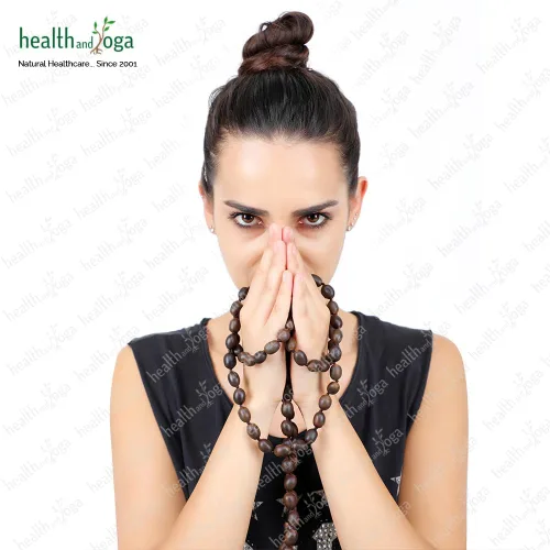Miniatura 3 de HealthAndYoga™ Cuentas de loto Mala con bolsa de terciopelo (cuerda de 33.9 in, 108+1 semillas) – Oración, meditación, equilibrio de chakras