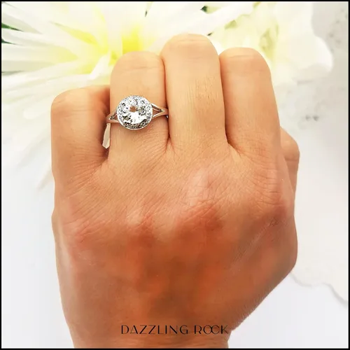 Miniatura 82 de Dazzlingrock Collection Anillo de compromiso redondo de 0.276 in con halo de diamante blanco y vástago dividido para ella en oro macizo de 14