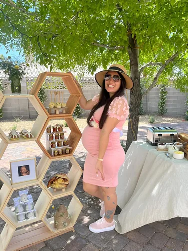 Miniatura 3 de Vestido midi de maternidad de manga larga con malla floral, vestido ajustado de maternidad para baby shower, sesión de fotos