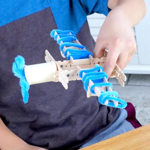 Miniatura 8 de Kit de Arte y Manualidades de Kid Made Modern – Un DIY de 1.7 kg de Suministros y Materiales de Manualidades para Proyectos Artísticos Creativos Kit