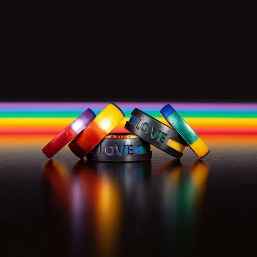 Miniatura 4 de Enso Rings Pride Collection - Anillo de silicona LGBTQ+ - Diseño grabado - cómodo, transpirable y seguro