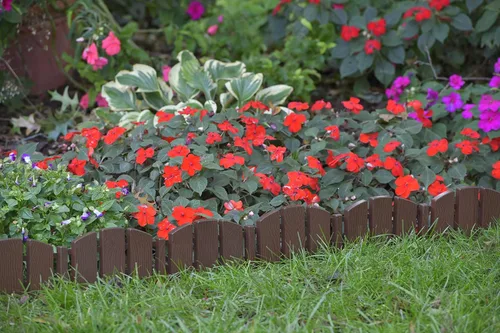 Miniatura 5 de EasyFlex Borde de Paisaje sin Excavación con Espigas de Anclaje, 11.4 cm de Alto, Valla Decorativa de Aspecto de Madera Adirondack, Kit de 4.57 m