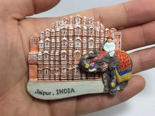Miniatura 4 de WitnyStore Pequeño imán de 2½ pulgadas del Palacio Hawa Mahal en Jaipur India – Miniatura hecha a mano de resina 3D Asia Monumento turístico