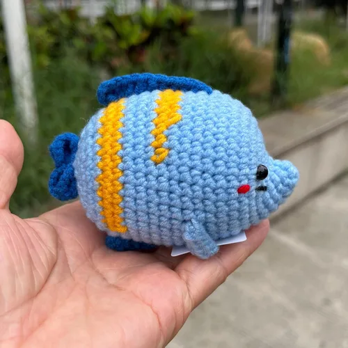 Miniatura 5 de Regalos de peces de ganchillo, apoyo emocional de peces positivos, lindos y divertidos, decoración de escritorio de oficina para ella, mujeres