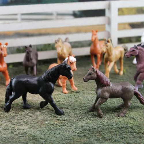 Miniatura 2 de Safari Ltd. Horses TOOB - 12 mini figuras pintadas a mano incluyendo frisón, Haflinger, semental, bahía, castaño, Jutlandia, Trakehner, Clydesdale