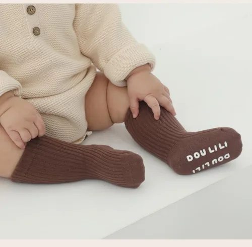 Miniatura 8 de QandSweet Calcetines de algodón peinado para bebé, calcetines de tobillo antideslizantes para recién nacidos