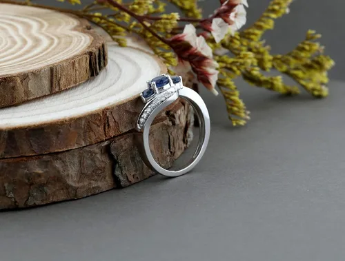 Miniatura 3 de Dazzlingrock Collection Anillo nupcial redondo de 3 piedras de compromiso con diamantes azules y diamantes blancos de 14 quilates, oro blanco