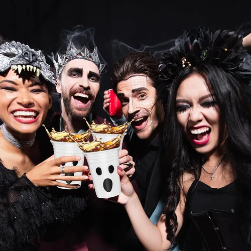 Miniatura 7 de 50 vasos de plástico de Halloween de 12 onzas con diseño de fantasma blanco y negro, tazas desechables espeluznantes para fiestas de Halloween