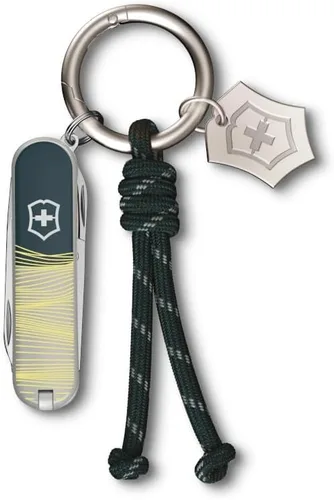 Miniatura 2 de Victorinox Live to Explore Classic SD Swiss Army - Cuchillo de bolsillo de 7 funciones de fabricación suiza, estilo Nueva York