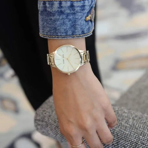Miniatura 2 de Nine West Women's Crystal Accented Bracelet Watch