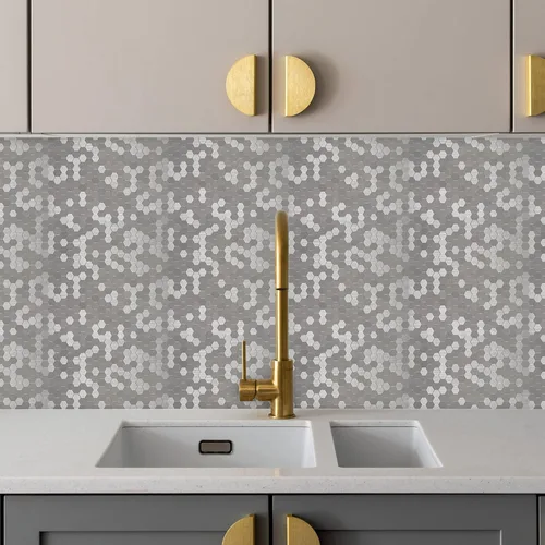 Miniatura 5 de Protector contra salpicaduras de acero inoxidable hexagonal despegar y pegar, azulejos de pared autoadhesivos de aluminio despegar y pegar