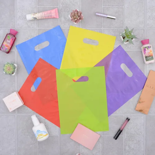 Miniatura 6 de Prime Line Packaging Bolsas de plástico para regalos, bolsas de fiesta de colores con asas, 2 mil troqueladas para recuerdos de fiesta de niños