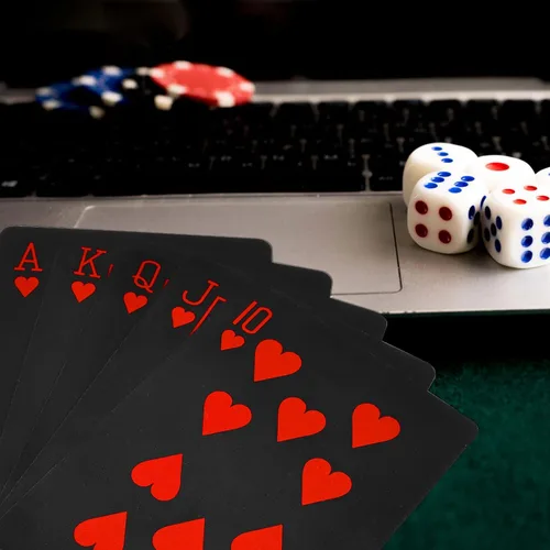 Miniatura 6 de Joyoldelf Cartas de juego, baraja de cartas impermeable con patrón único y respaldo de flores, póker de PVC para fiestas, juegos y magia
