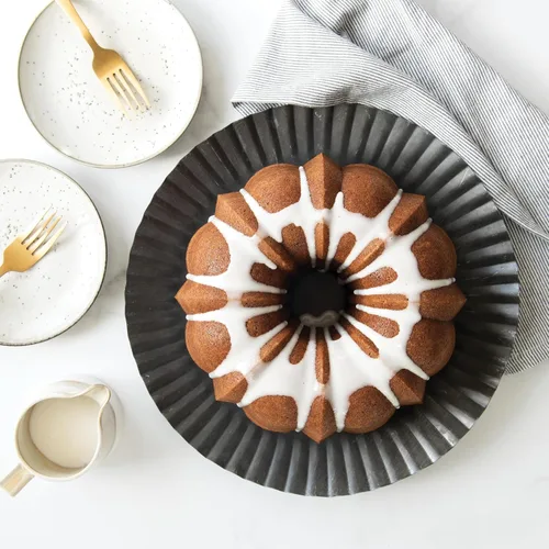 Miniatura 3 de Nordic Ware Anniversary Bundt 12 tazas, color dorado