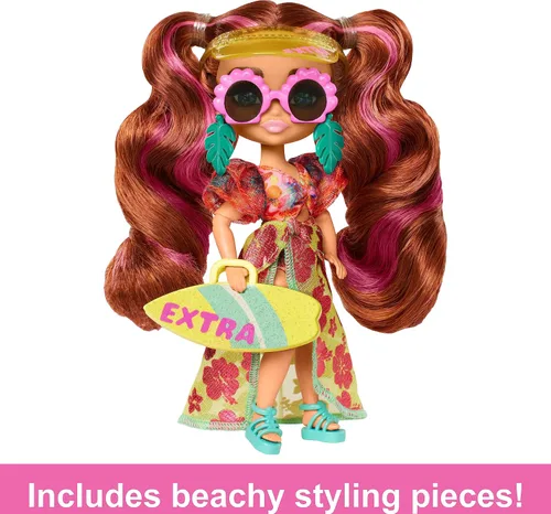 Miniatura 3 de Muñeca de viaje Barbie Extra Fly Minis, look de playa con coletas rosa con rayas en traje de baño, pareo y accesorios
