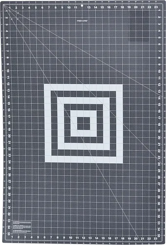 Miniatura 4 de Fiskars Alfombrilla de corte autorreparable para acolchados, artes y manualidades, cuadrícula de 24 x 36 pulgadas, tapete de coser, tabla de cortar