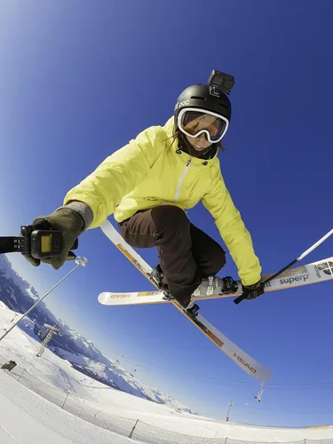 Miniatura 2 de GoPro HERO10 - Cámara de acción impermeable con pantalla LCD frontal y trasera táctil, video 5.3K60 Ultra HD, fotos de 23 MP, transmisión en vivo