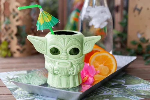 Miniatura 5 de Geeki Tikis Star Wars: The Mandalorian The Child Baby Yoda Taza Taza de cerámica coleccionable oficial de Star Wars estilo Tiki Capacidad