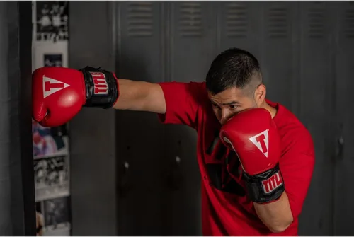 Miniatura 4 de TITLE Boxing Guantes clásicos con peso de potencia, para boxeo, artes marciales mixtas, guantes de kickboxing para hombre para velocidad de mano