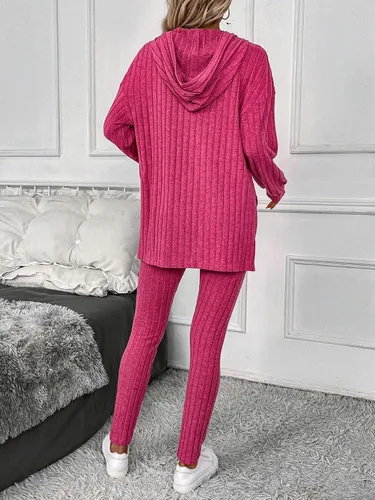 Miniatura 2 de WDIRARA Conjunto de 2 piezas para mujer, con estampado de letras, manga larga, dobladillo dividido, sudadera con capucha y leggings ajustados