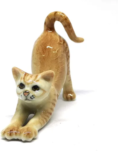 Miniatura 7 de Figura coleccionable en miniatura de cerámica marrón lindo gato estatuilla casa de muñecas hecha a mano