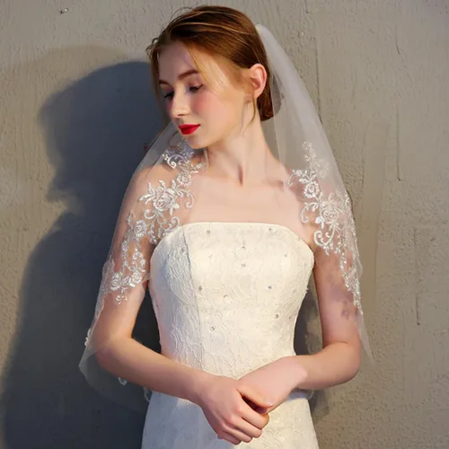 Miniatura 4 de 2 niveles velos de boda de encaje para novias corto longitud de cintura velo de novia con peine para novias