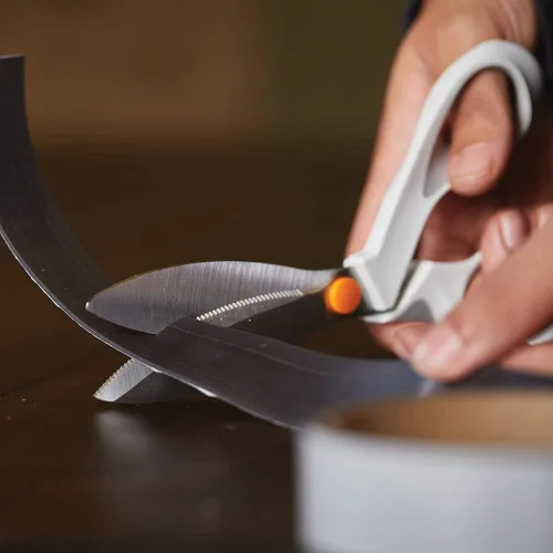 Miniatura 5 de Fiskars SoftGrip PowerCut Tijeras de tela y medios mixtos, tijeras resistentes de 8 pulgadas para tela, cartón, corcho, metal decorativo y corte
