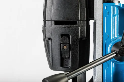 Miniatura 7 de Unibor EQ50 3MLC - Taladro magnético QuickHitch, versátil y duradero, 2 velocidades de engranaje para un corte óptimo, ideal para trabajos de metal