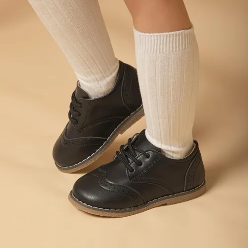 Miniatura 34 de KIDSUN Zapatos de vestir para niño y niña, cómodos zapatos Oxford con cordones para uniforme escolar, mocasines planos (bebé/niño pequeño) E-negro