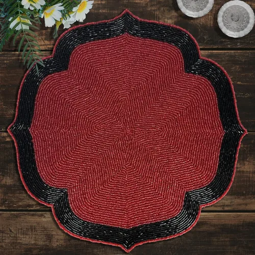 Decozen Juego de manteles individuales con cuentas, juego de 4 a 14 pulgadas, resistentes al calor, cocina, boda, cumpleaños, decoración del día de