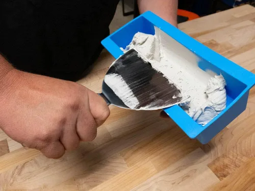 Miniatura 10 de MUDFLEX EZ Clean - Sartén flexible para paneles de yeso de 10.5 pulgadas, silicona suave, agarre EZ Squeeze - Antiadherente - Resistente al óxido