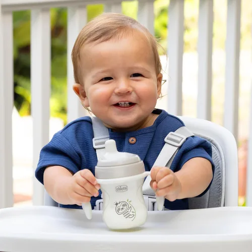 Miniatura 2 de Chicco Trainer Sippy Cup 6+ meses, taza de entrenamiento de bebé de 7 onzas con boquilla semisuave resistente a las mordeduras, asas extraíbles