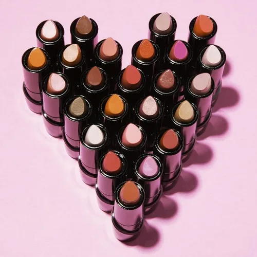 Miniatura 3 de wet n wild - Lápiz labial con acabado sedoso, color labial hidratante rico y acumulable, formulado con vitaminas A, E y macadamia para una Solo