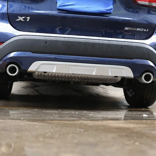 Miniatura 5 de YIWANG ABS cromado exterior parachoques delantero y trasero placa de protección accesorios para BMW X1 F48 2019-2021 Car styling