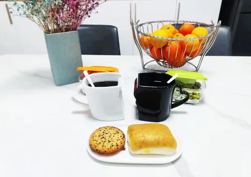 Miniatura 3 de Juego de tazas grandes para besos, 16 onzas, dos tazas de café con platillo, regalos de amor para aniversario, boda, San Valentín, cumpleaños