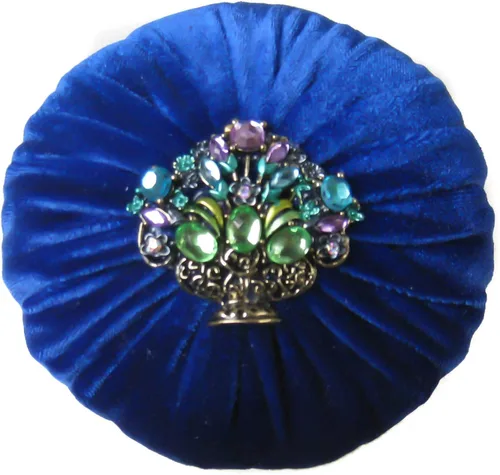 Miniatura 9 de Cojín de terciopelo con decoraciones de diamantes de imitación para costura, relleno de arena abrasiva de esmeril, hecho a mano en Estados Unidos