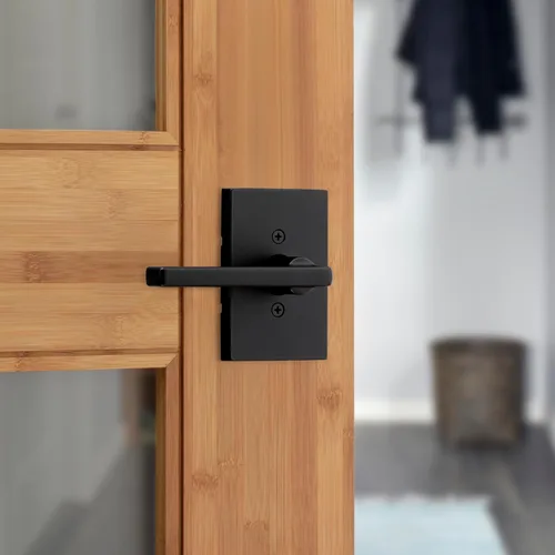 Miniatura 3 de Kwikset Halifax - Manija de puerta de paso interior, palanca para puertas de armario y pasillo, manija reversible sin bloqueo, color negro mate
