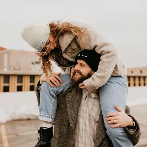 Miniatura 7 de Mr and Mrs Beanies, Wedding Gifts for Couples, His and Hers Engagement Gift, Honeymoon Travel Essentials