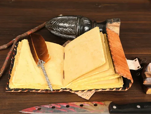 Miniatura 2 de Cuaderno de piel de hechizos personalizable Hocus Pocus con diseño de tercer ojo, papel con borde antiguo, grimorio vintage, cuaderno de bruja