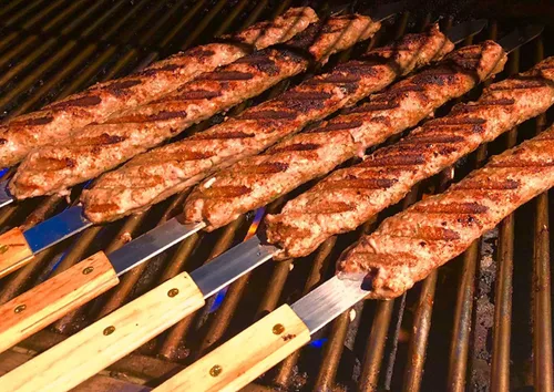 Miniatura 10 de G & F Products Brochetas para barbacoa, pinchos planos de acero inoxidable de 23 x 5/8 pulgadas con asas de madera, juego de 8 piezas con bolsa