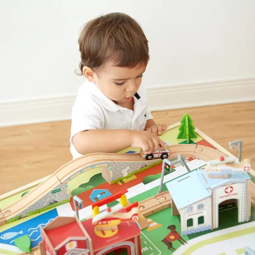 Miniatura 6 de Teamson Kids Juego de mesa de tren con 85 piezas, mesa de actividades de laboratorio de juego preescolar con trenes de madera, coches, ferrocarril