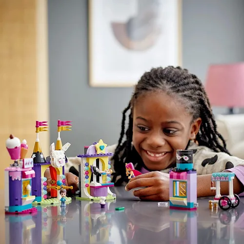 Miniatura 3 de LEGO Friends Magic Funfair Stalls 41687 Kit de construcción; juguete de simulación de carnaval para niños que aman los trucos de magia; nuevo 2021