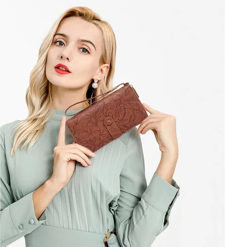 Miniatura 7 de SENDEFN Cartera de piel con cierre RFID para mujer, con cierre de cremallera, de gran capacidad, con correa para la muñeca, Marrón, Classic