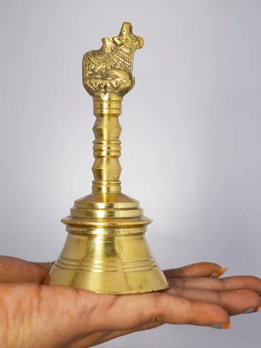 Miniatura 8 de Campana de latón para campana de templo Ghanti de 4.75 pulgadas, campana de Pooja de latón con estatua de Nandi en la parte superior, cascabel