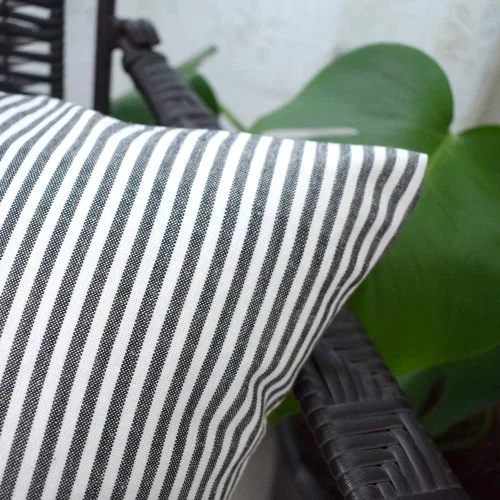 Miniatura 6 de HOPLEE Juego de 4 fundas de almohada negras de 18 x 18 pulgadas, fundas de almohada de granja de 18 x 18 pulgadas, color blanco y negro, con diseño