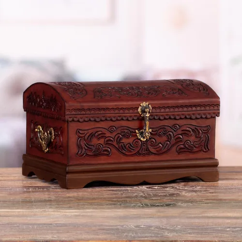 Miniatura 2 de NOVICA Caja de joyería de madera y cuero labrado Mohena con temática colonial, legado colonial