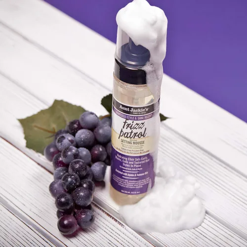 Miniatura 6 de Aunt Jackie's Grapeseed Style and Shine Recipes Frizz Patrol Anti-Poof Setting Mousse para el cabello, establece estilos de cabello rizado en su